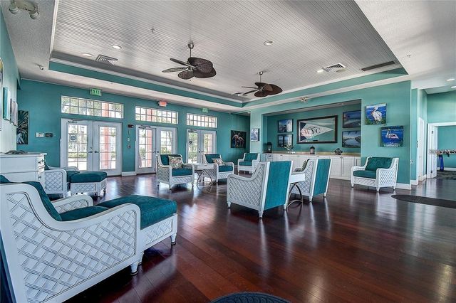 121 SEAHORSE DRIVE SE C, St Petersburg, FL 33705