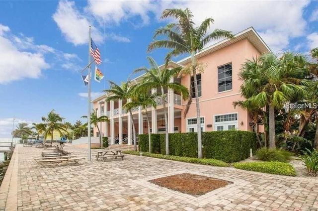 121 SEAHORSE DRIVE SE C, St Petersburg, FL 33705