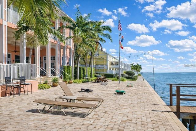 121 SEAHORSE DRIVE SE C, St Petersburg, FL 33705