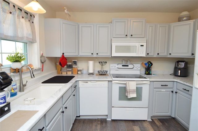 121 SEAHORSE DRIVE SE C, St Petersburg, FL 33705