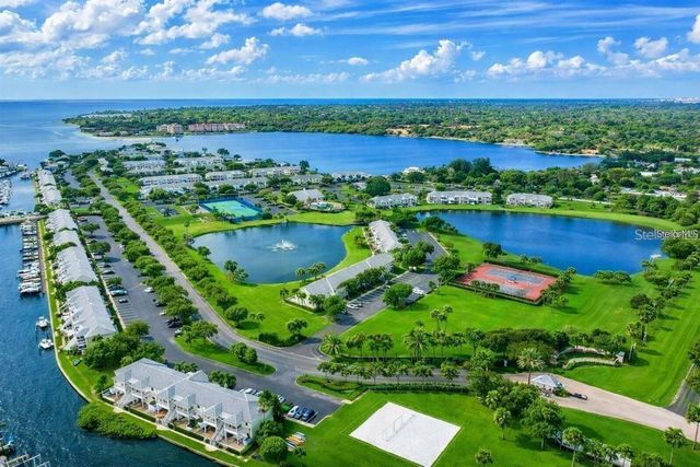121 SEAHORSE DRIVE SE C, St Petersburg, FL 33705