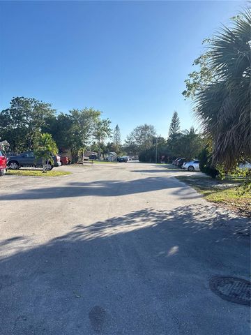 21422 NW 40th Cir Ct, Miami Gardens, FL 33055