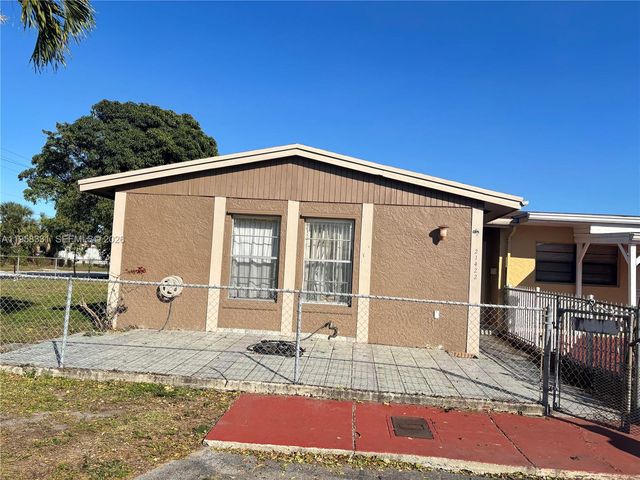21422 NW 40th Cir Ct, Miami Gardens, FL 33055