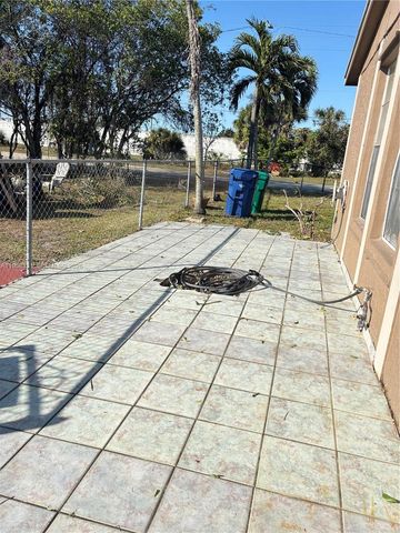 21422 NW 40th Cir Ct, Miami Gardens, FL 33055