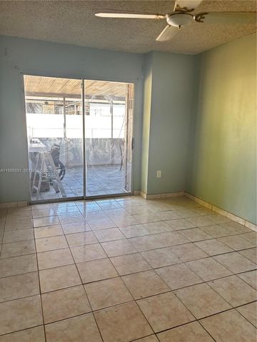 21422 NW 40th Cir Ct, Miami Gardens, FL 33055