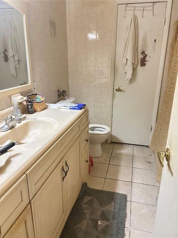 21422 NW 40th Cir Ct, Miami Gardens, FL 33055