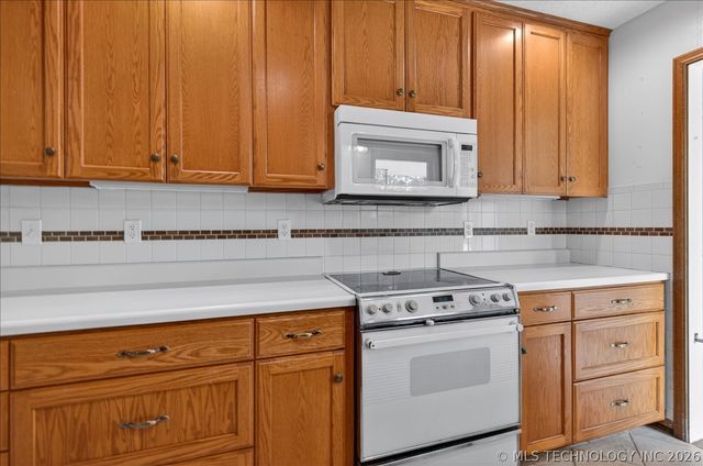 116 Ramblewood Road, Bartlesville, OK 74003