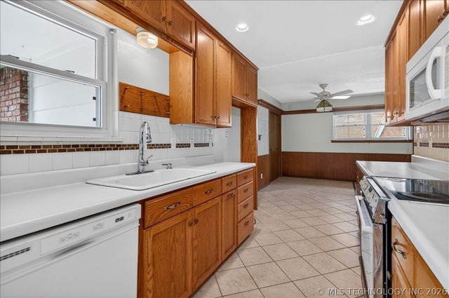 116 Ramblewood Road, Bartlesville, OK 74003