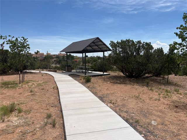 4065 Fairly, Santa Fe, NM 87507