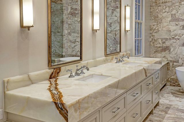 28 Audubon Hollow Lane, Houston, TX 77027