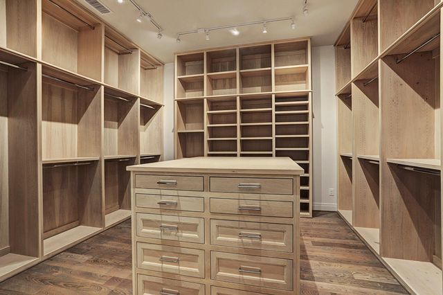 28 Audubon Hollow Lane, Houston, TX 77027