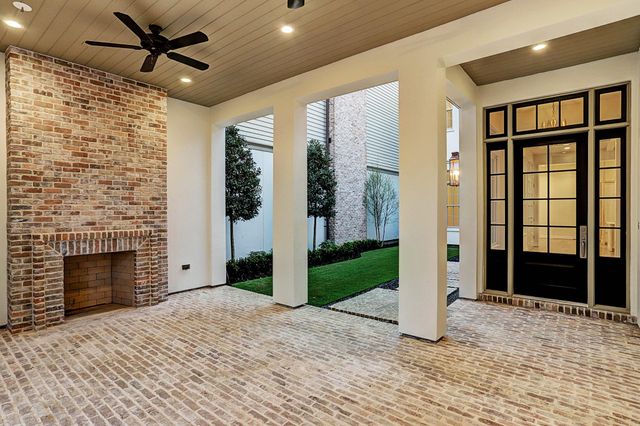 28 Audubon Hollow Lane, Houston, TX 77027