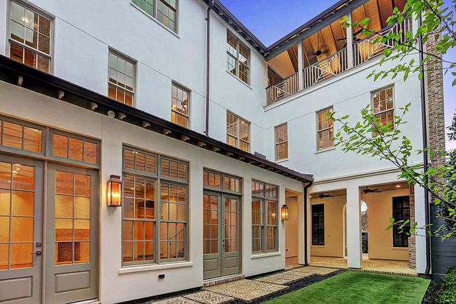 28 Audubon Hollow Lane, Houston, TX 77027