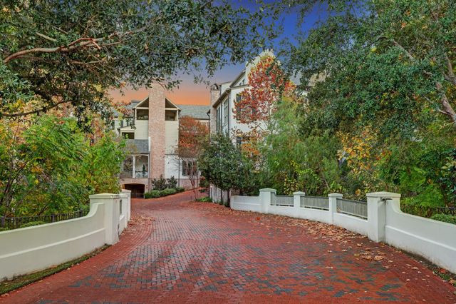 28 Audubon Hollow Lane, Houston, TX 77027