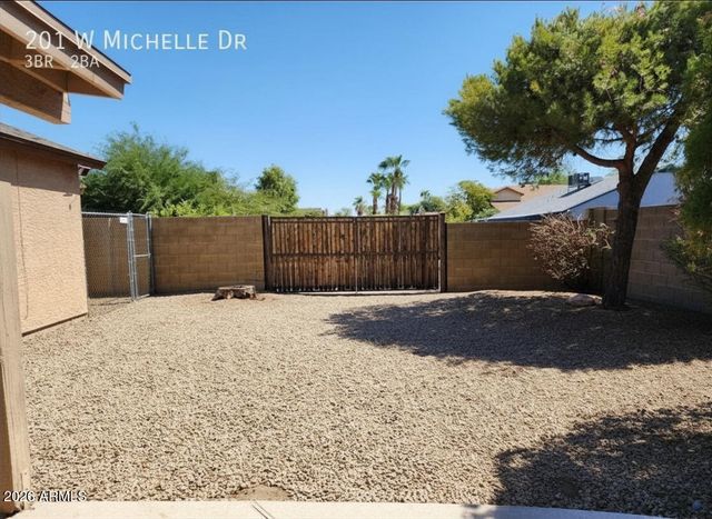 201 W MICHELLE Drive, Phoenix, AZ 85023