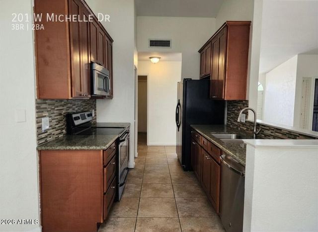 201 W MICHELLE Drive, Phoenix, AZ 85023