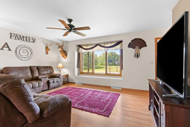 W783 COUNTY RD VV, Seymour, WI 54165