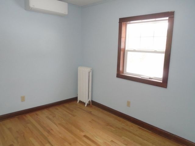 1048 Linwood Avenue, Saint Paul, MN 55105