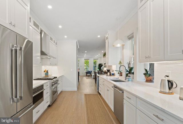 922 8TH ST NE, Washington, DC 20002