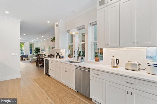 922 8TH ST NE, Washington, DC 20002