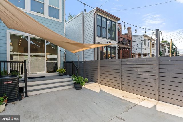 922 8TH ST NE, Washington, DC 20002