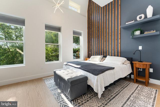 922 8TH ST NE, Washington, DC 20002