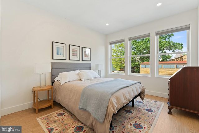 922 8TH ST NE, Washington, DC 20002