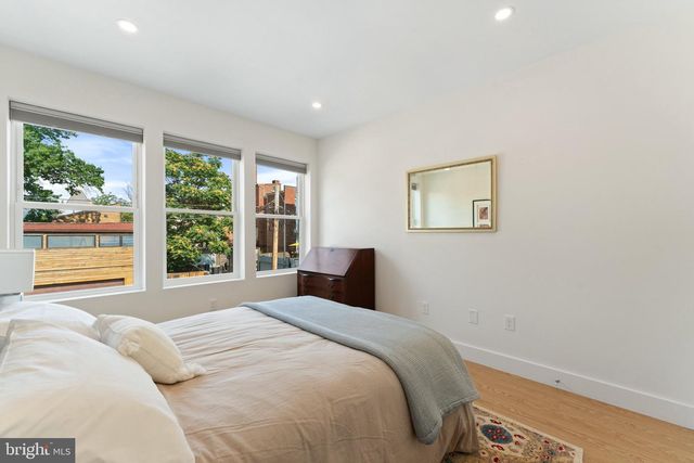 922 8TH ST NE, Washington, DC 20002