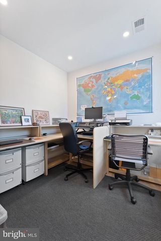 922 8TH ST NE, Washington, DC 20002