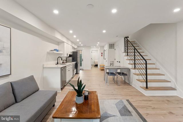 922 8TH ST NE, Washington, DC 20002