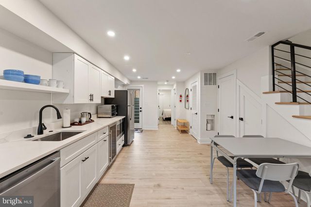 922 8TH ST NE, Washington, DC 20002