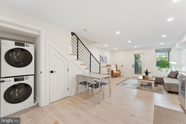 922 8TH ST NE, Washington, DC 20002