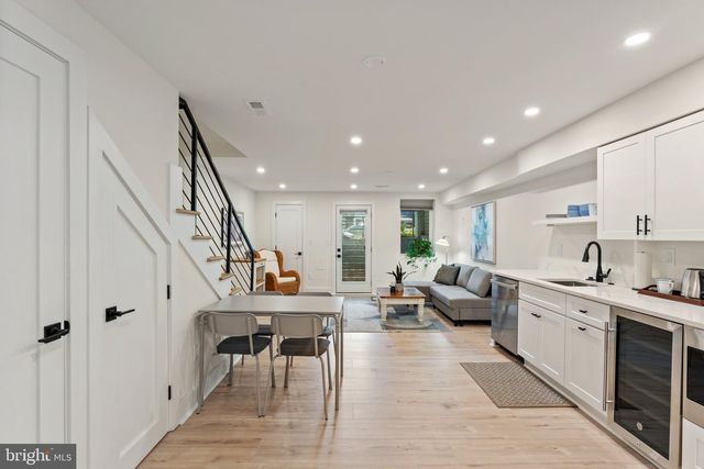 922 8TH ST NE, Washington, DC 20002