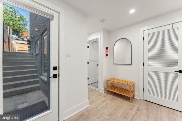 922 8TH ST NE, Washington, DC 20002