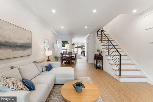 922 8TH ST NE, Washington, DC 20002