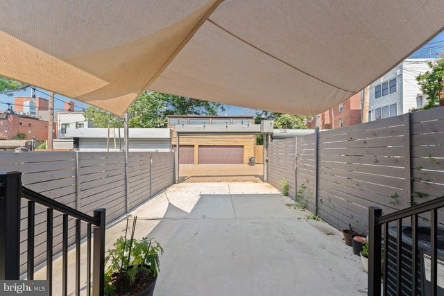 922 8TH ST NE, Washington, DC 20002