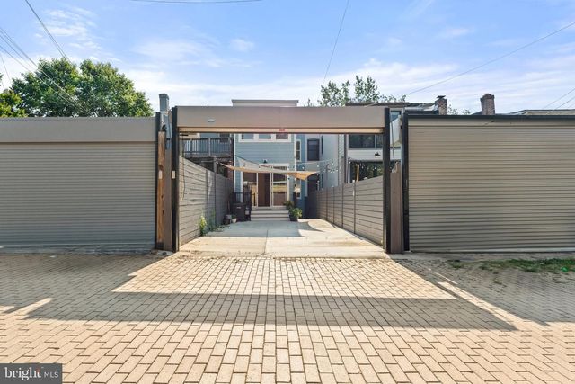 922 8TH ST NE, Washington, DC 20002