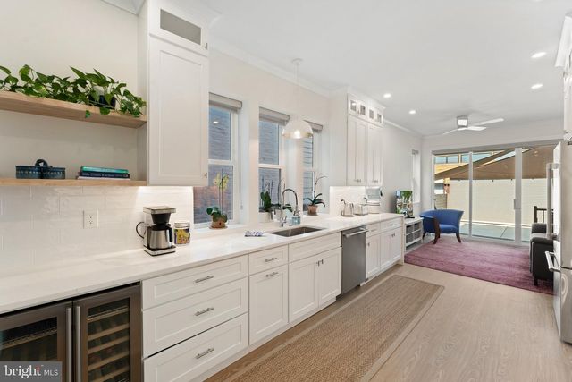 922 8TH ST NE, Washington, DC 20002