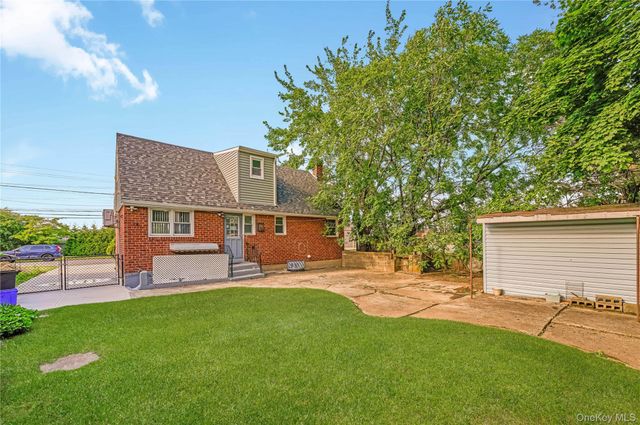 876 Oliver Avenue, Westbury, NY 11590