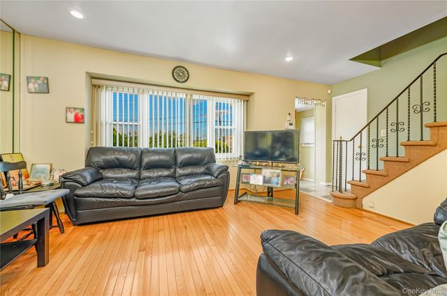 876 Oliver Avenue, Westbury, NY 11590
