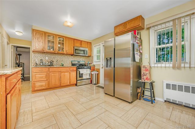 876 Oliver Avenue, Westbury, NY 11590