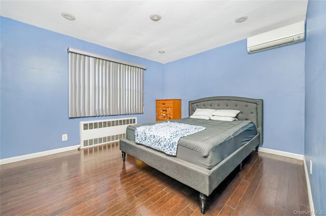 876 Oliver Avenue, Westbury, NY 11590