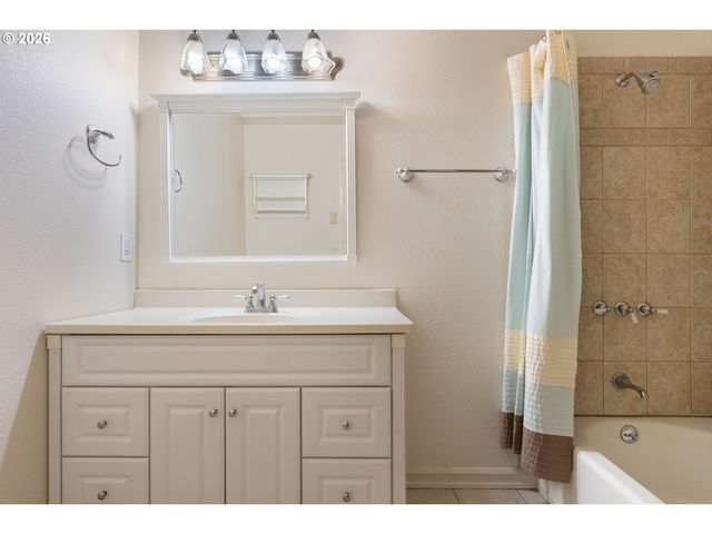 3812 Ne 100TH Ct, Vancouver, WA 98662