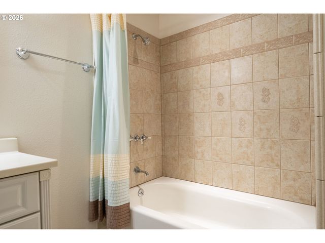 3812 Ne 100TH Ct, Vancouver, WA 98662