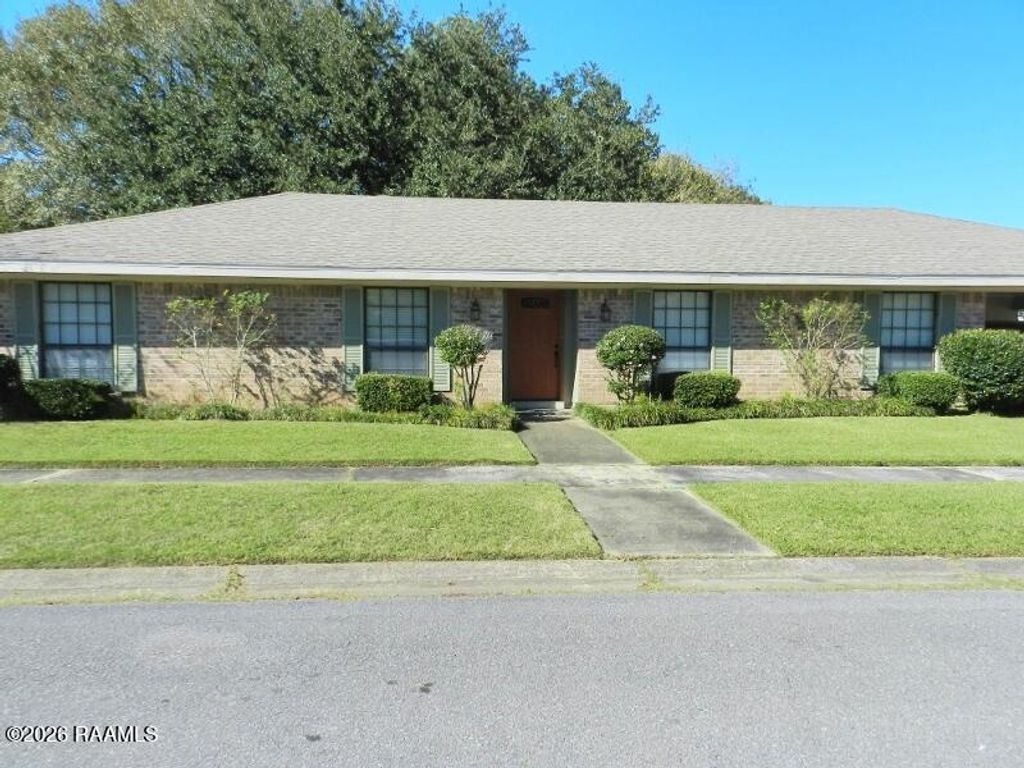 420 Quail Drive, Lafayette, LA 70508