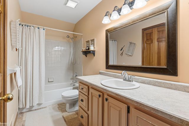 4482 Springbrook Drive, Swartz Creek, MI 48473