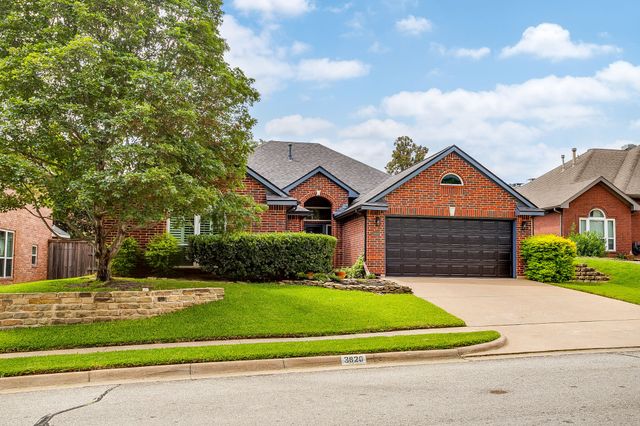 3820 Misty Glen Court, Bedford, TX 76021