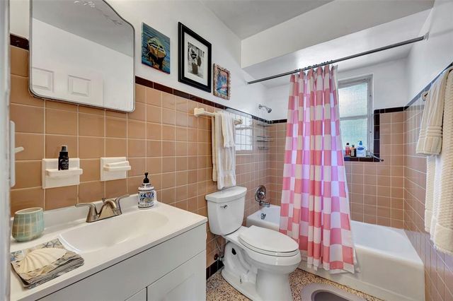 2307 VALENCIA DRIVE, Sarasota, FL 34239