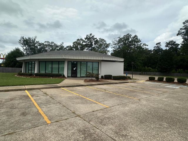 713 Broadway Dr., Hattiesburg, MS 39401