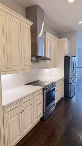 3422 S NORMAL Avenue, Chicago, IL 60616